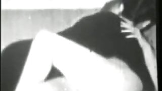 Vintage – 1960s – 2 Shy Housewives